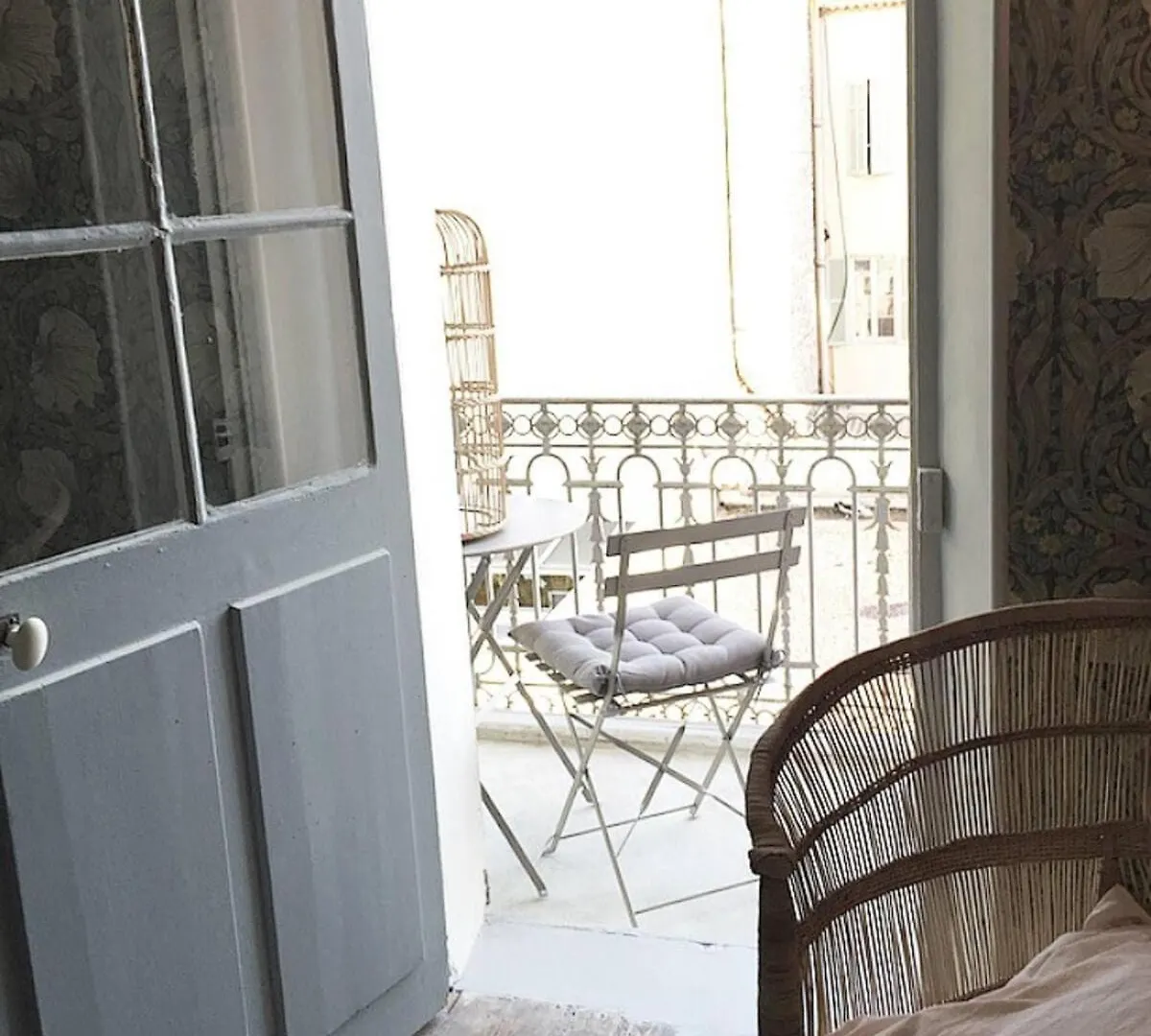French Classic Apartm 2 Bedroom Best Location Cannes Apartment