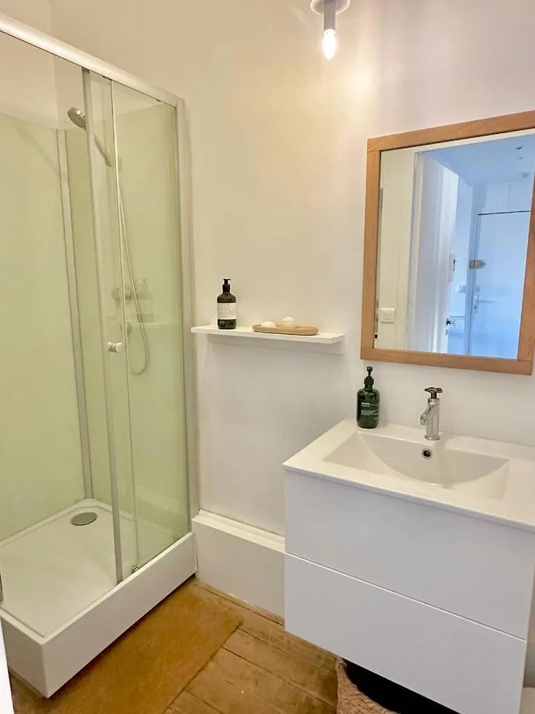 French Classic Apartm 2 Bedroom Best Location Cannes 0*,  France